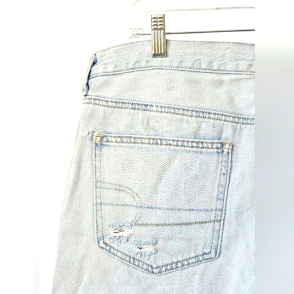 American Eagle Light Wash Blue Denim Distressed Jean Shorts Summer Size 16 - Picture 9 of 12